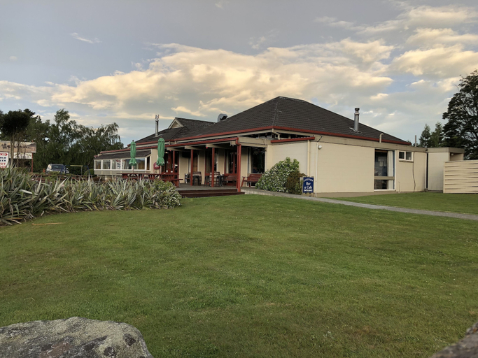 Exterior & Views 2, Te Anau Manapouri Lake Hotel, Southland