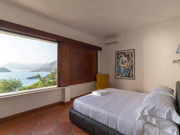 Bedroom 3, Villa Crawford, Cosenza
