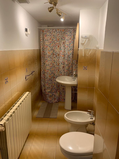 Bathroom, Mood Cavour, Pavia