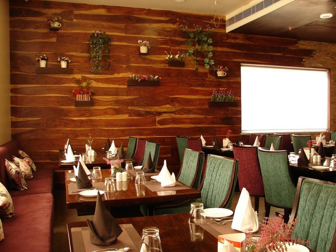 Food & Drinks 5, Hotel Grand Maple, Jaipur