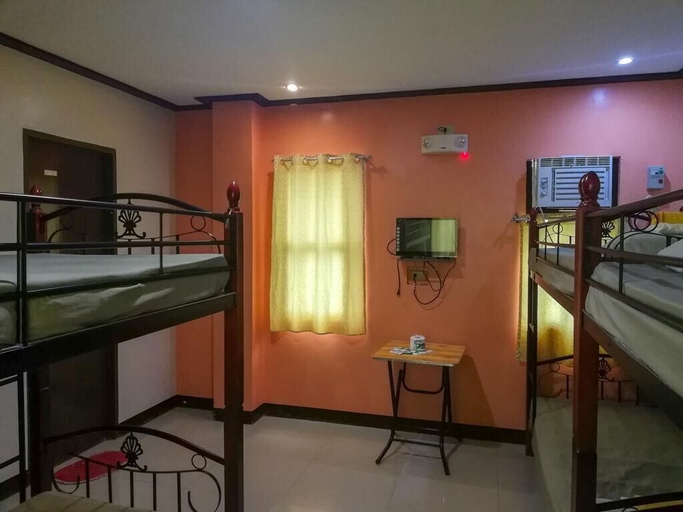 Bedroom 3, ROEXCIN Tourist Inn, Claver