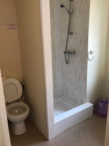 Bathroom 5, Chilton Hotel, Blackpool