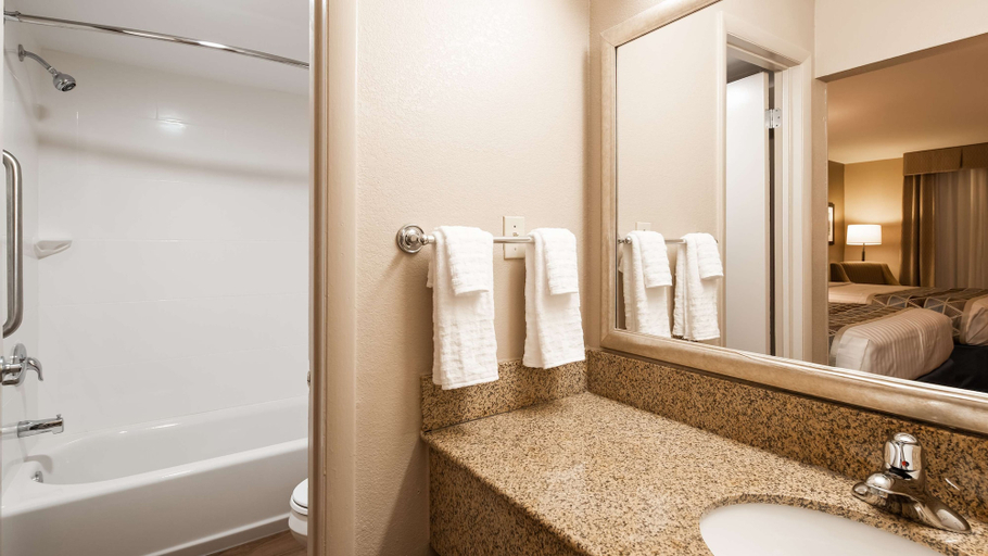 Bathroom 4, Best Western Annapolis, Anne Arundel
