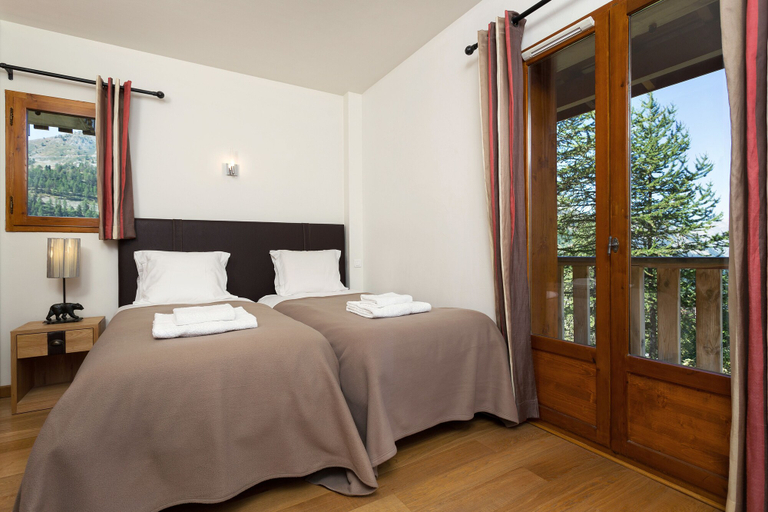Bedroom 2, Madame Vacances Les Chalets de la Diva, Alpes-Maritimes
