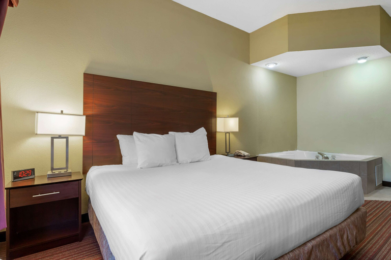 Bedroom 3, Best Western Seneca-Clemson, Oconee