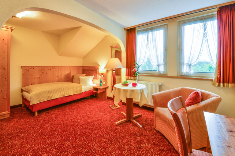 Bedroom 4, Romantik Landhotel Doerr, Siegen-Wittgenstein