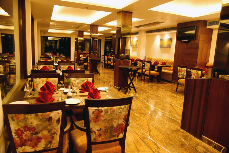 Food & Drinks 4, Royale Retreat Hotel & Spa Near Mall Road, Shimla