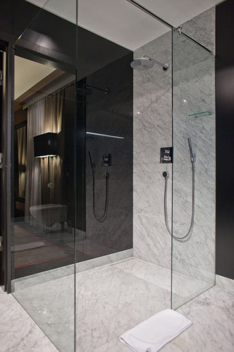 Bathroom 5, Platinum Palace Boutique Hotel & SPA, Środa Śląska