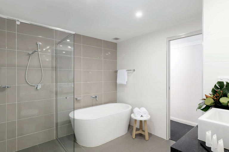 Bathroom 5, Rydges Mount Panorama Bathurst, Bathurst Regional - Pt A