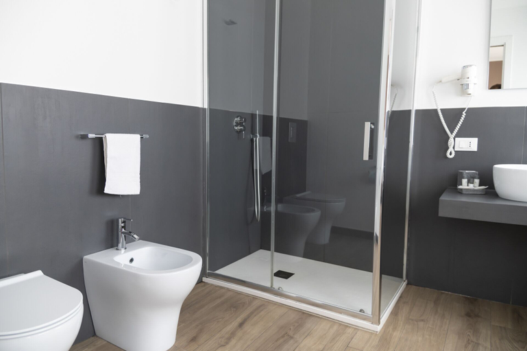 Bathroom 5, Ruggero Settimo - Room & Suite, Palermo