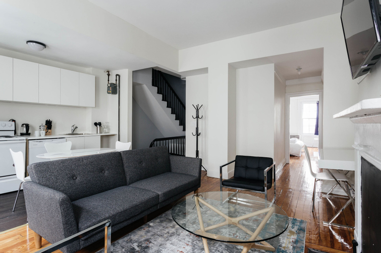 West Village 2 BR and Private Roof Deck, New York