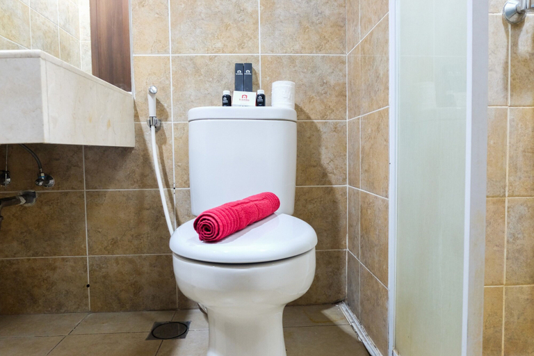 Bathroom 4, Cozy and Elegant 2BR Kemang Village Apartment, South Jakarta
