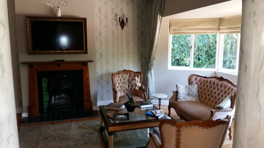 Public Area, Liza's Cottage Guesthouse, City of Tshwane