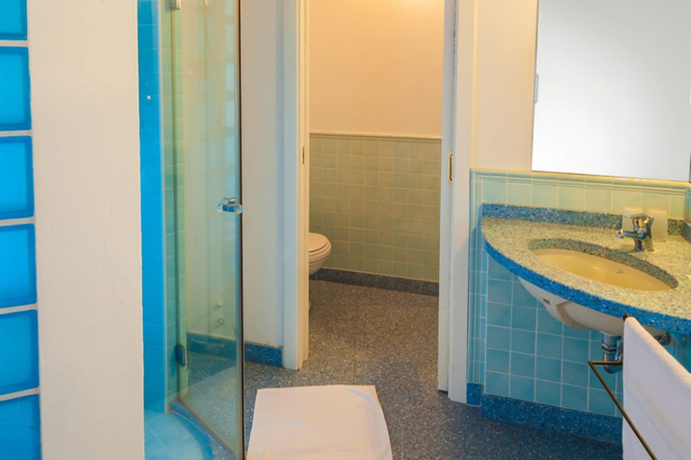 Bathroom 3, Hotel Ristorante Alla Vittoria, Mantua