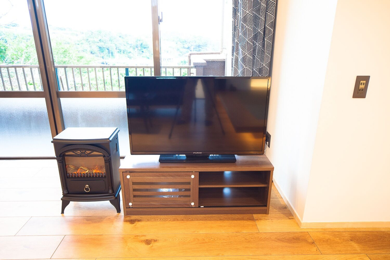 Others 5, N House, Nago
