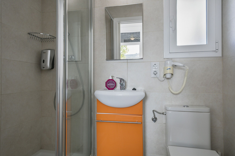 Bathroom 4, Stay Together Barcelona Apartments, Barcelona