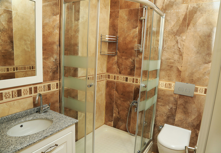 Bathroom 2, King Suite, Yomra