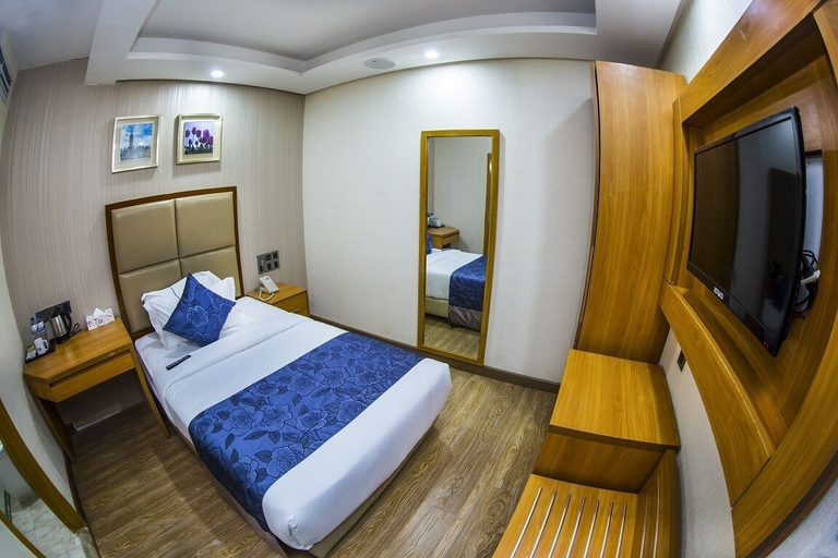 Bedroom 2, The New Days, Dhaka