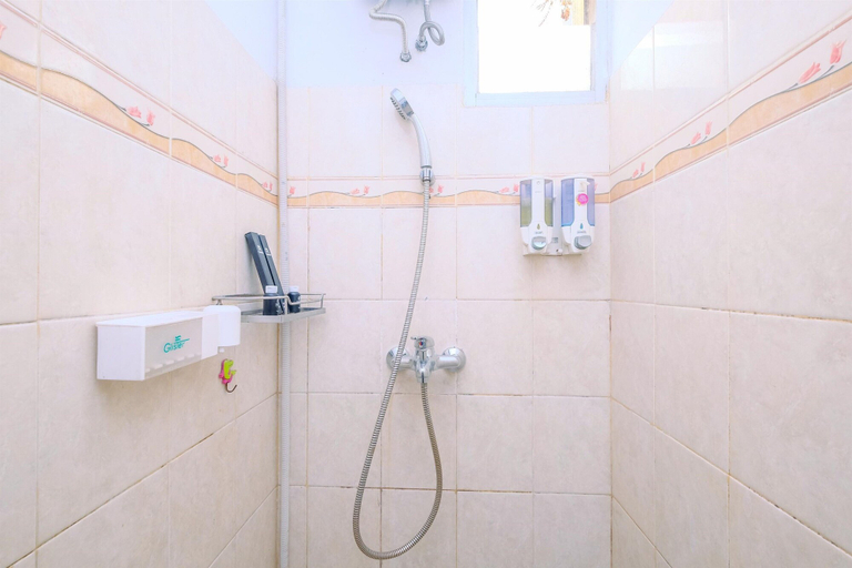 Bathroom 2, Fancy And Lavish 1Br At Menteng Square Apartment, Central Jakarta