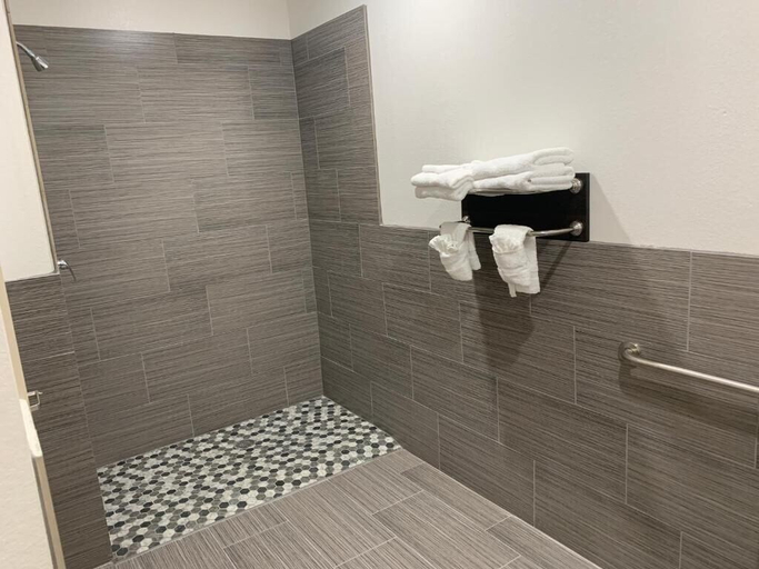 Bathroom 5, Lotus inn, Houston
