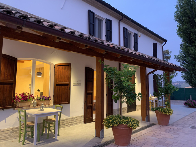 Exterior & Views 2, Naturaverde Country House, Ancona