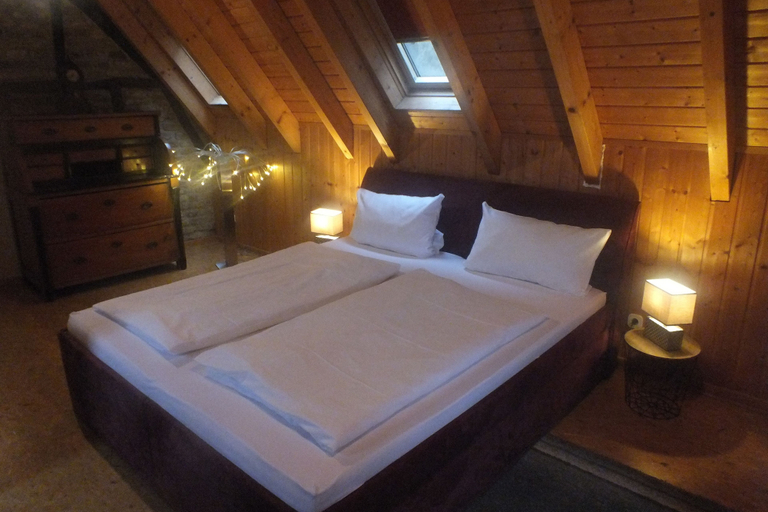 Bedroom 4, Rheinufer Lodge, Leverkusen