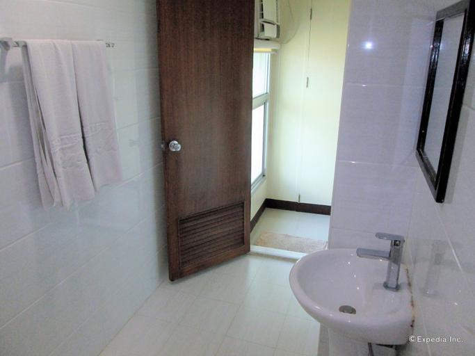 Bathroom 4, Hotel Conchita, Cagayan de Oro City