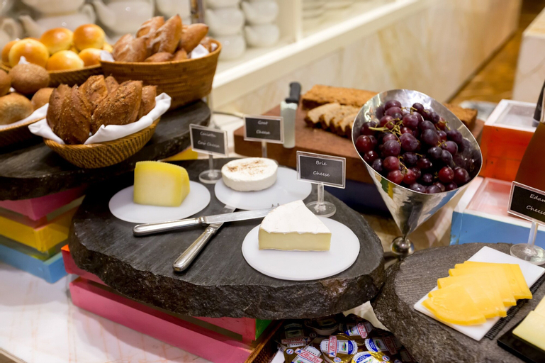 Food & Drinks 12