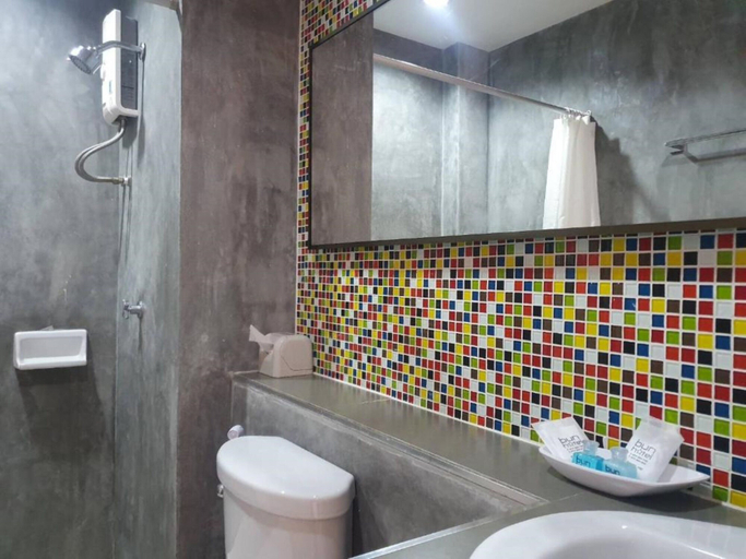 Bathroom 4, Bun Hotel, Muang Surat Thani