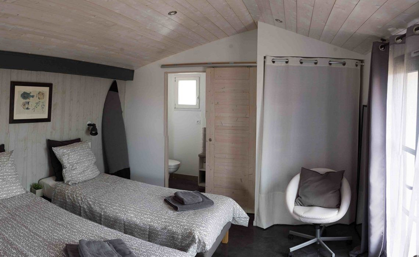Bedroom 2, Maison d'Hotes les Petites Terres, Charente-Maritime