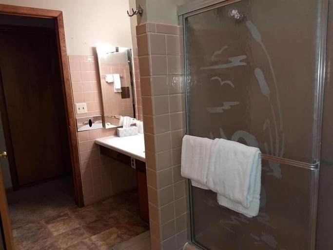 Bathroom 3, Elk Creek Resort, Meade