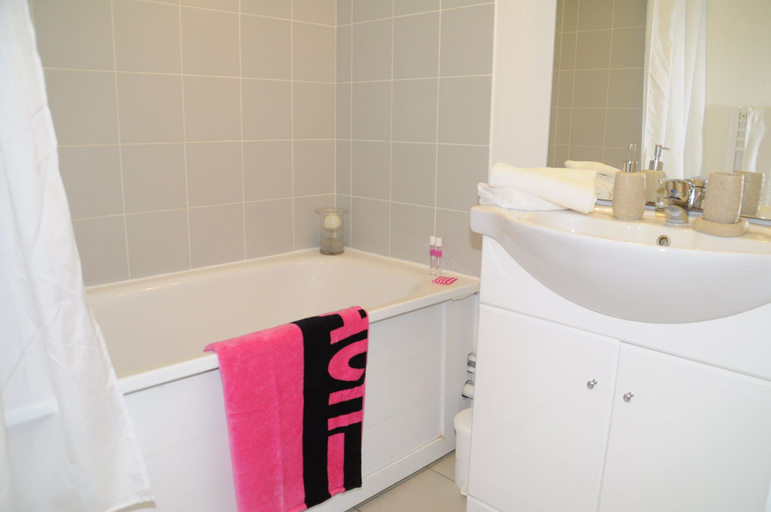 Bathroom 4, Nemea Appart Hotel Green Side Biot Sophia Antipolis, Alpes-Maritimes