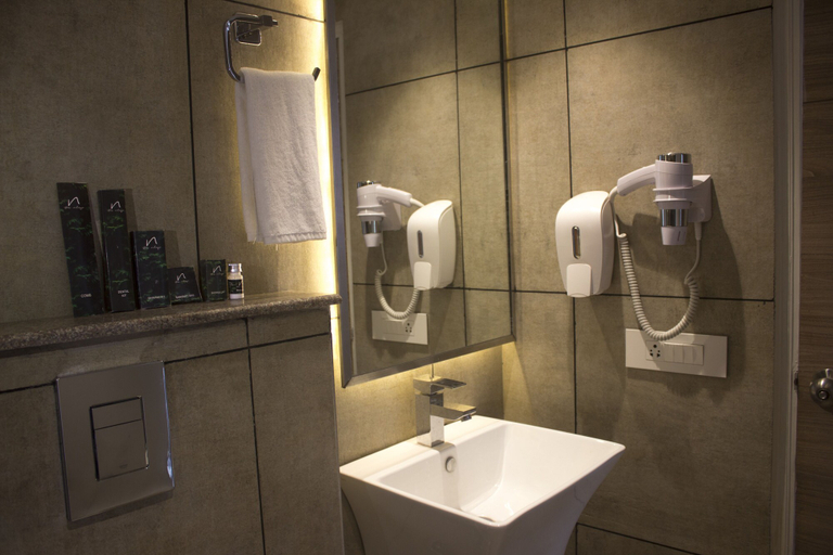 Bathroom 5, The Nilaya, Shimla