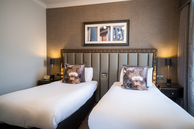 Bedroom 2, Number 10 Hotel, Glasgow