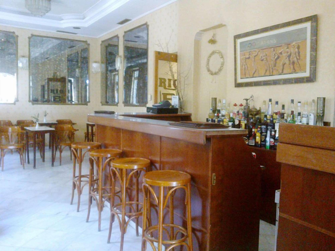 Food & Drinks 5, Rio Athens, Attica