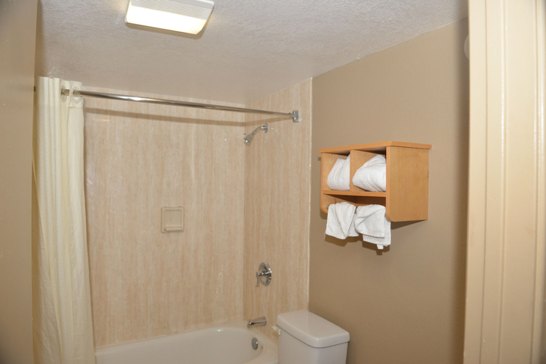 Bathroom 4, Northgate Motel, San Diego