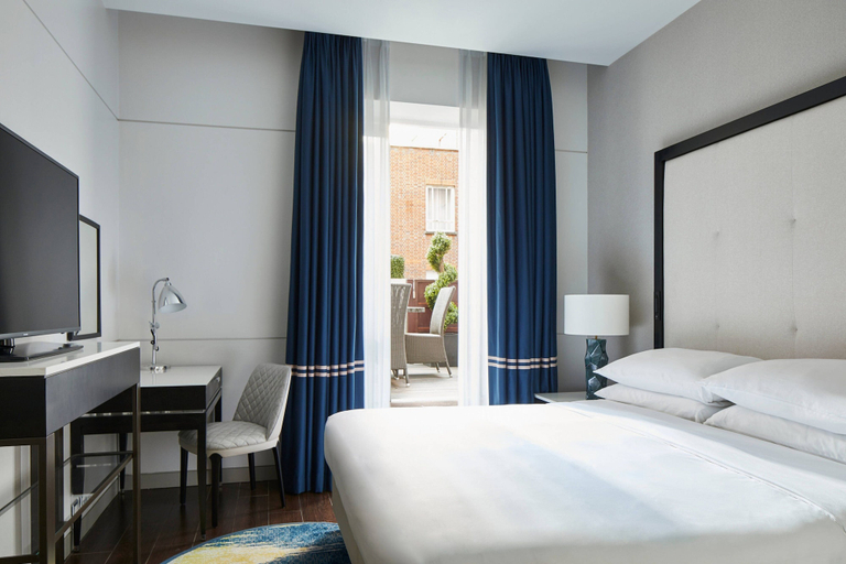 Bedroom 2, London Marriott Hotel Grosvenor Square, London