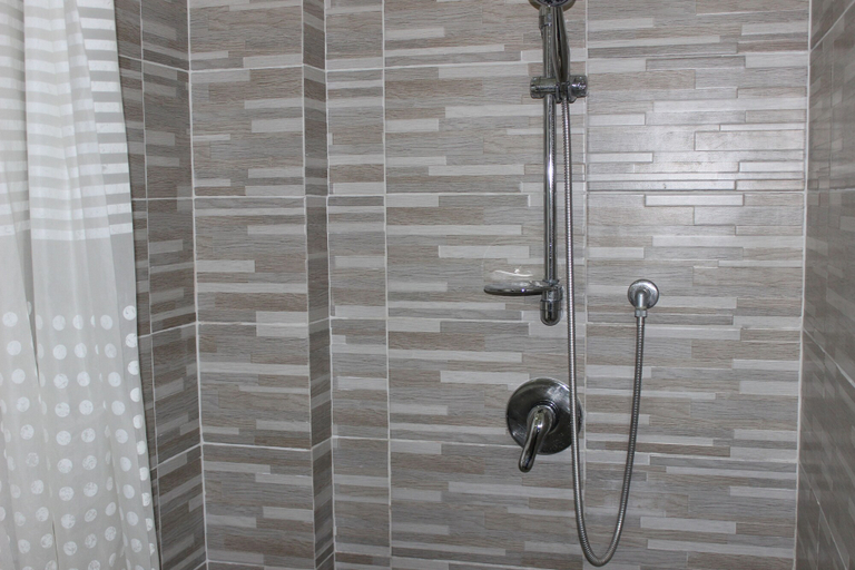 Bathroom, Double H Ungheria, Palermo