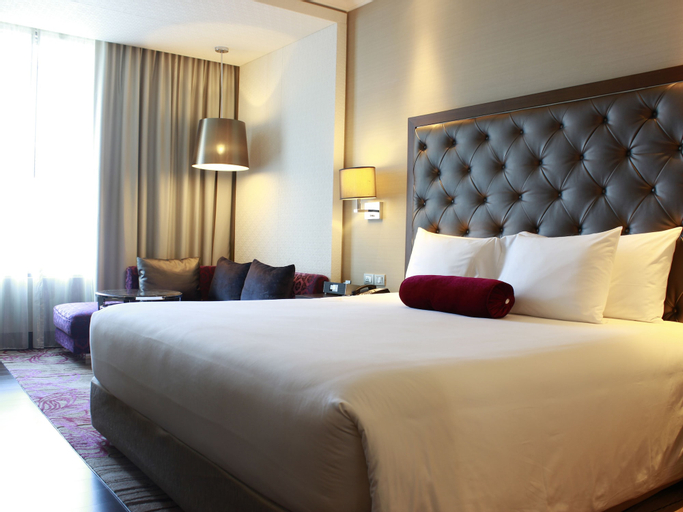 Bedroom 4, Radisson Blu Plaza Bangkok, Wattana