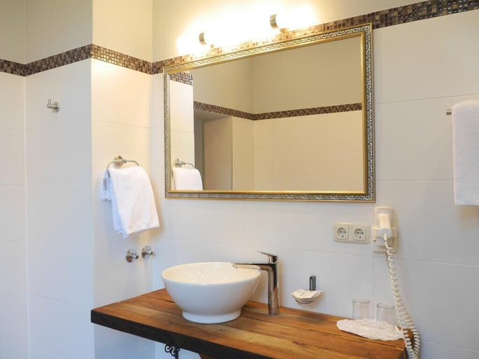 Bathroom 4, ホテル ツァイル, Frankfurt am Main