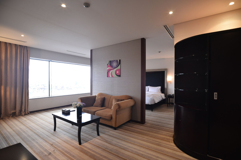 Others 5, Hotel Philos, Pohang