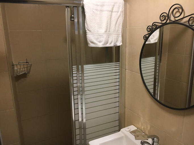 Bathroom 4, Mash Beach Hotel