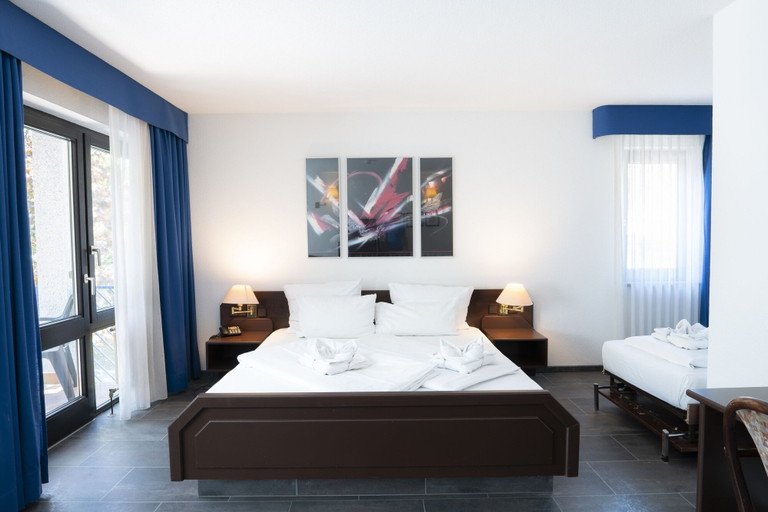 Bedroom 4, Hotel Astoria am Urachplatz, Stuttgart