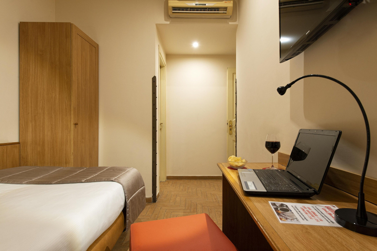 Bedroom 3, Grand Hotel Europa, Napoli
