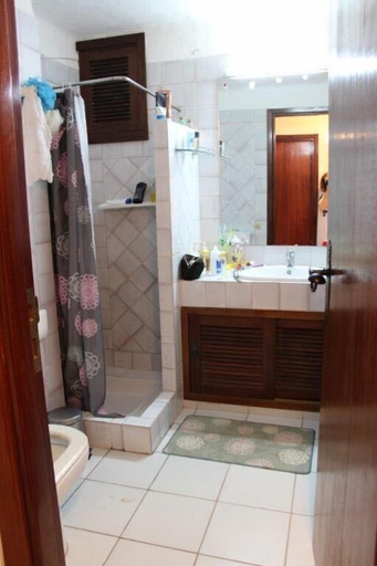 Bathroom, Block J Apartment, Tétouan