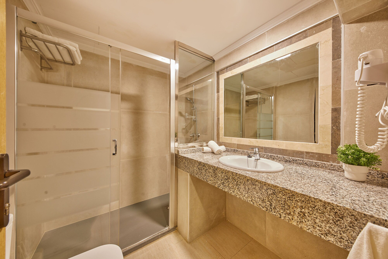 Bathroom 4, Apartamentos Ben-Hur, Baleares