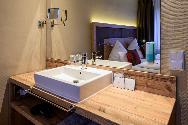 Bathroom 5, Waldhotel Berghof, Gotha