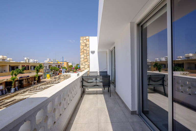 Others 5, Anonymous - 2BR - 2Floors - Central