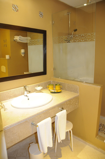 Bathroom 5, Hotel Menara, Hammamet