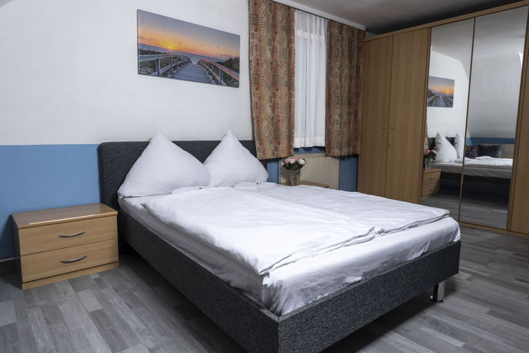 Bedroom 4, Hotel Stern, Stuttgart